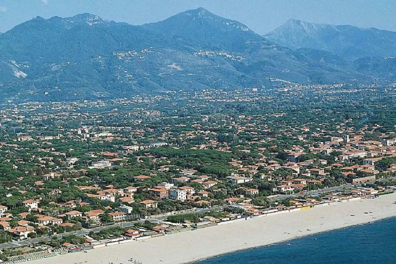 Casetta Spino Fiorito Montignoso